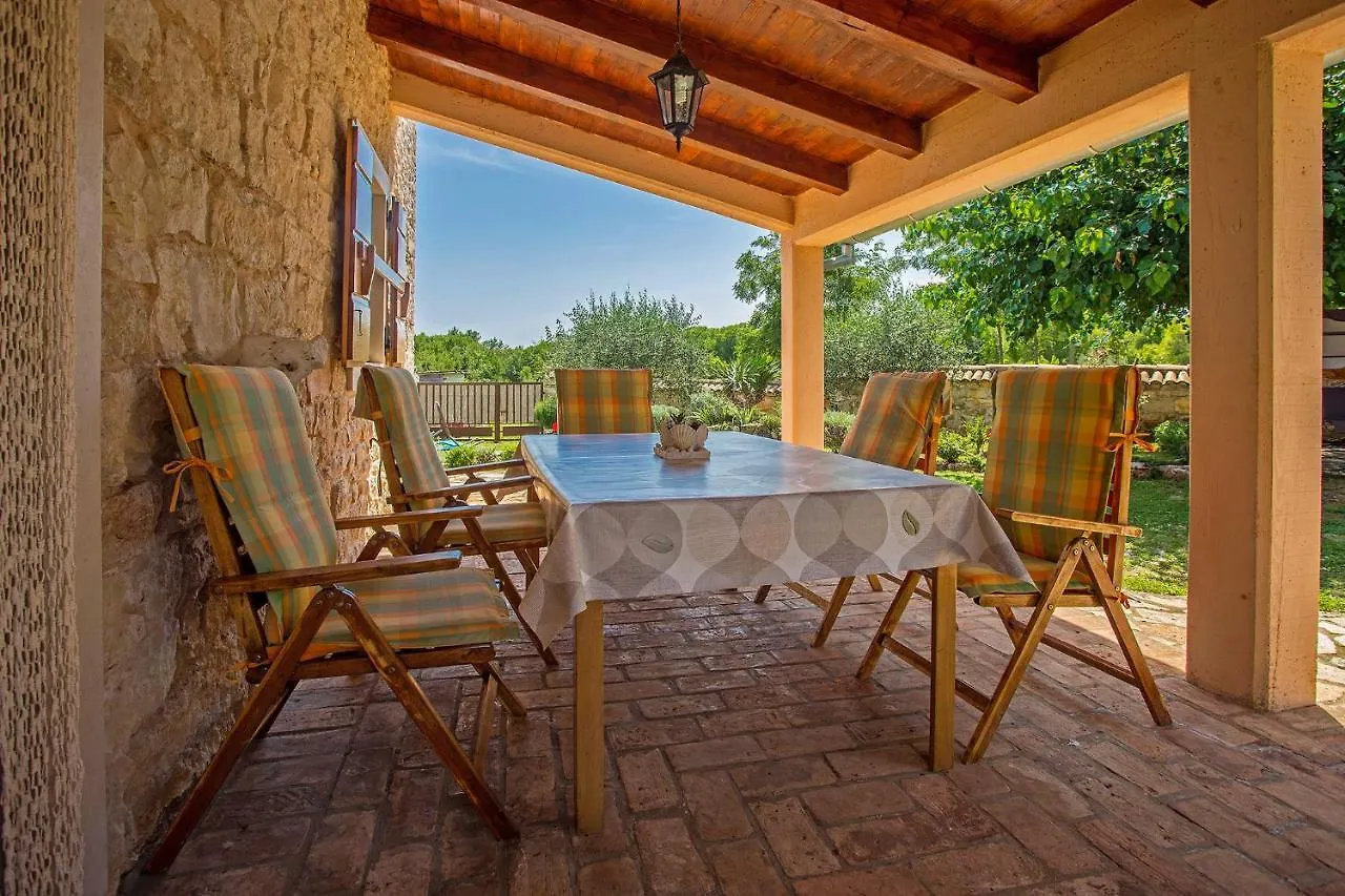 Сasa de vacaciones Zvana in Bubani  Kanfanar